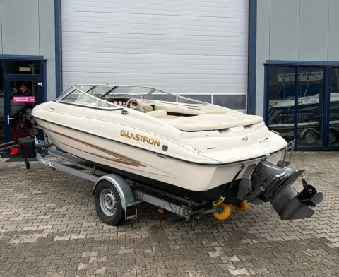 Glastron GX185 Bowrider — Meppel